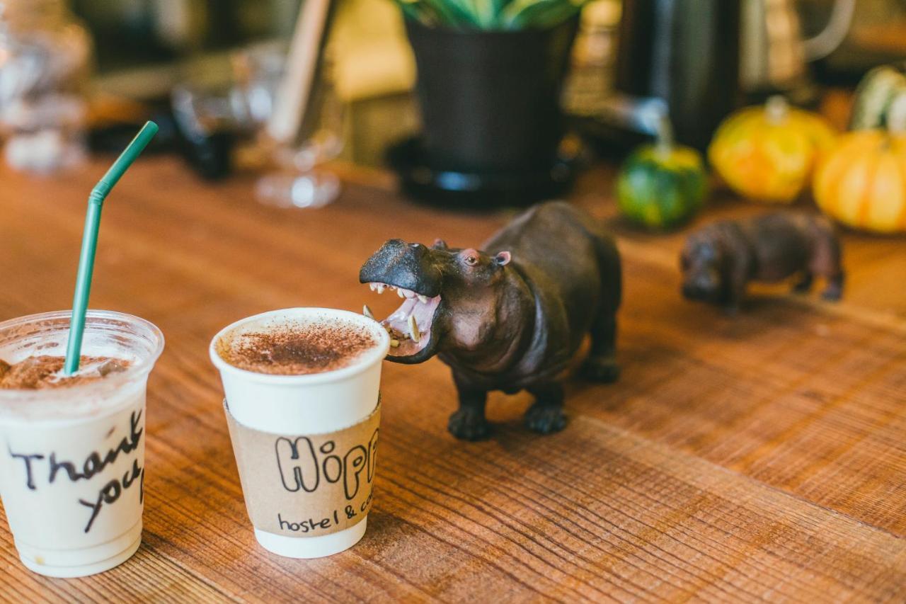 Wisma tamu Hippo And Cafe Bar
